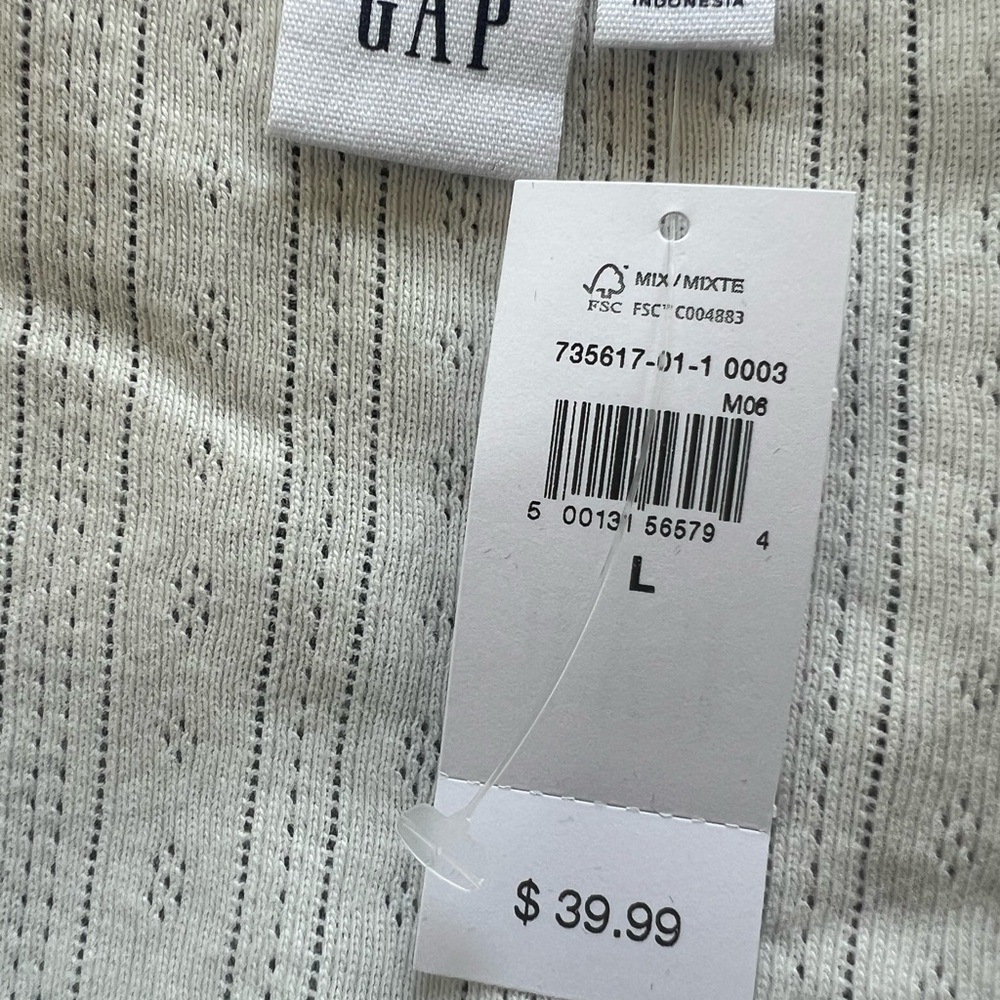 GAP Women's White Button-Down Shirt - Picture 2 of 2